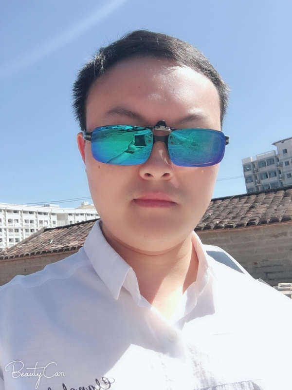 独孤求败的第三张照片--福建闪婚服务中心