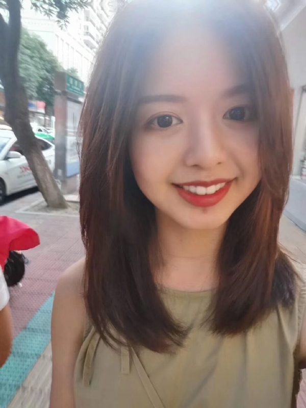 无处安放的大长腿的第一张照片--福建闪婚服务中心