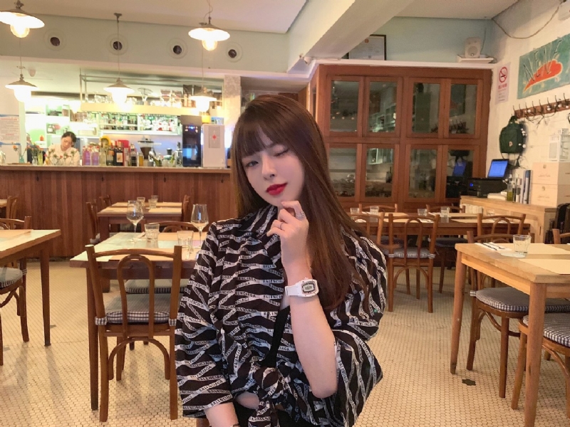 周颖的第一张照片--福建闪婚服务中心