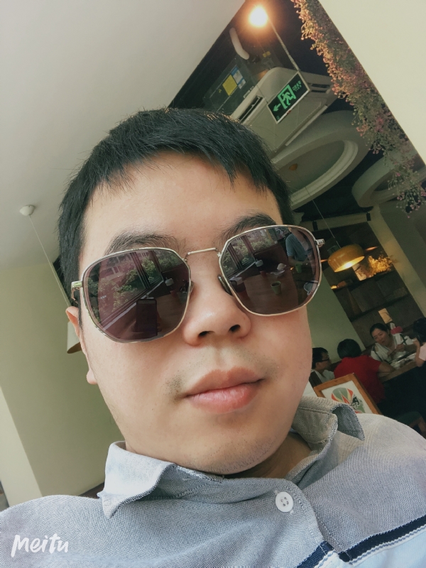 月台等路人的第一张照片--福建闪婚服务中心