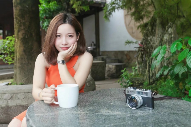 鸢莺的第一张照片--福建闪婚服务中心