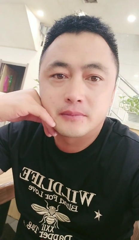 廖艾德的第一张照片--福建闪婚服务中心