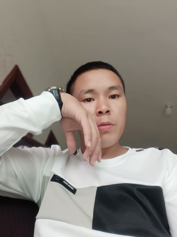 冷漠的第一张照片--福建闪婚服务中心
