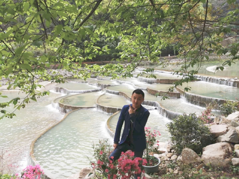 墨染尘封的第一张照片--福建闪婚服务中心