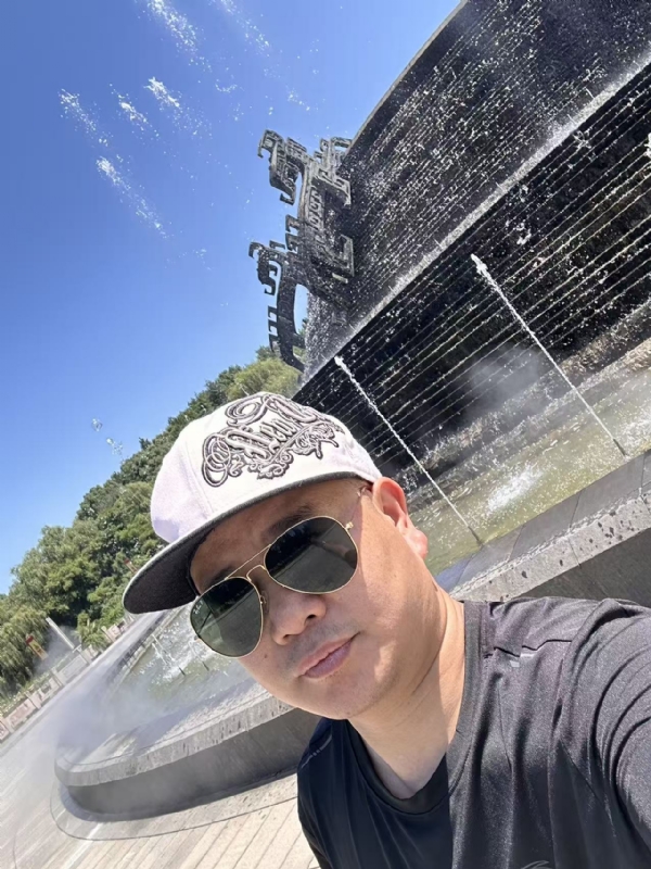 艾伦的第二张照片--福建闪婚服务中心