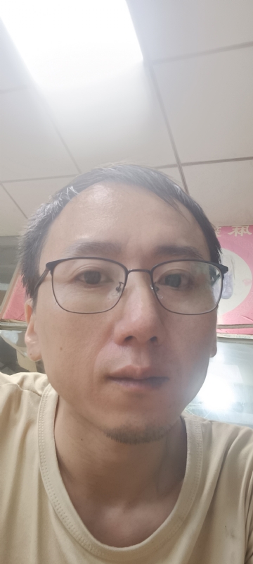 想胖的瘦子的第一张照片--福建闪婚服务中心