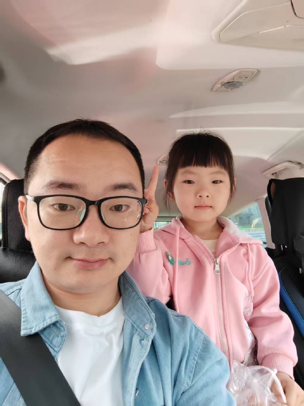 知天晓的第一张照片--福建闪婚服务中心