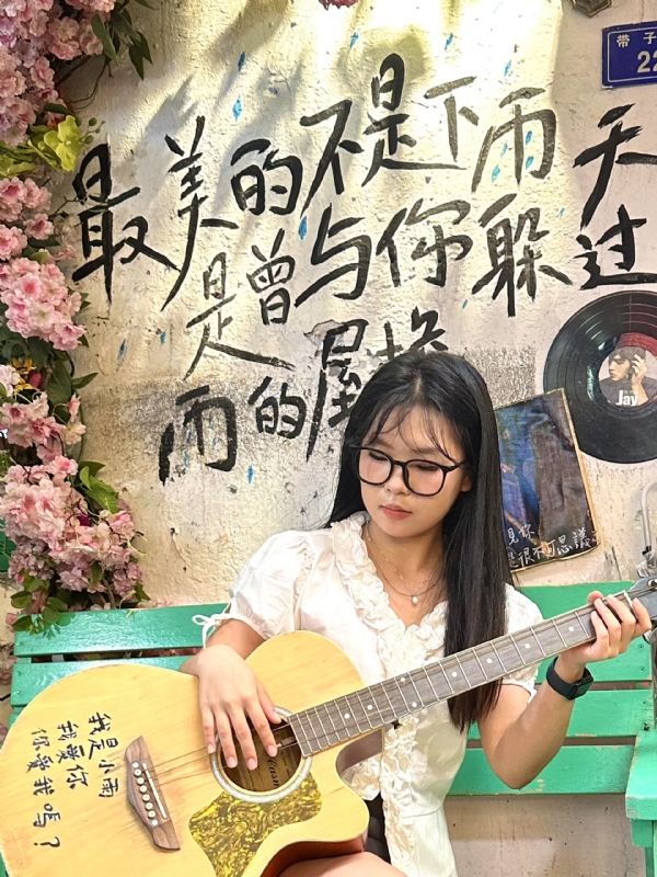 魔仙的第一张照片--福建闪婚服务中心