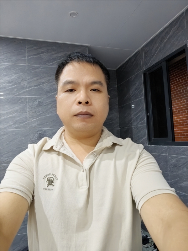 刘两水的第一张照片--福建闪婚服务中心