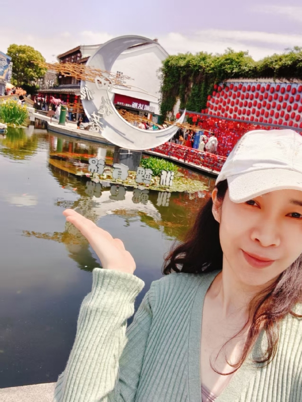 晓晓的第一张照片--福建闪婚服务中心