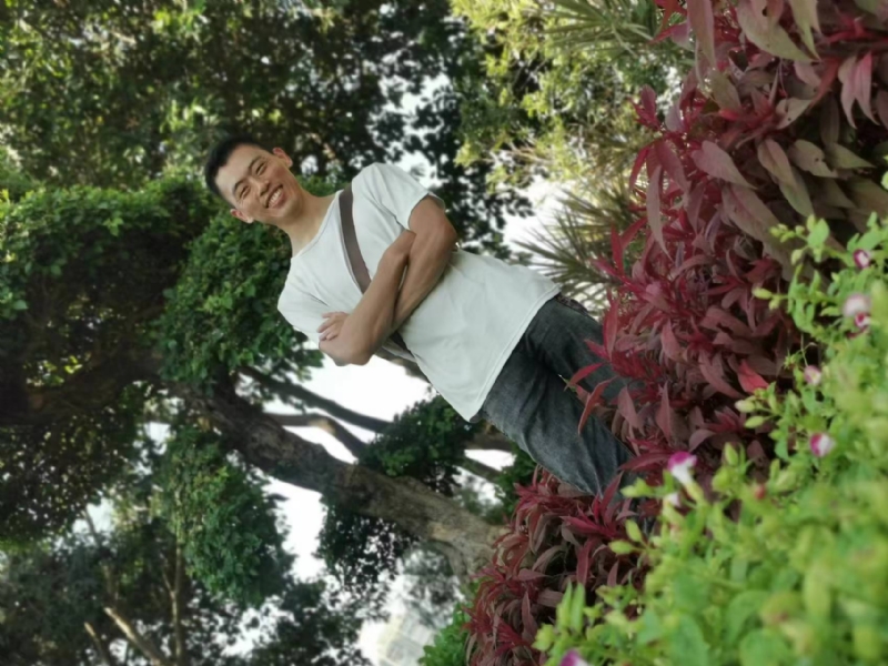 孤狼的第一张照片--福建闪婚服务中心