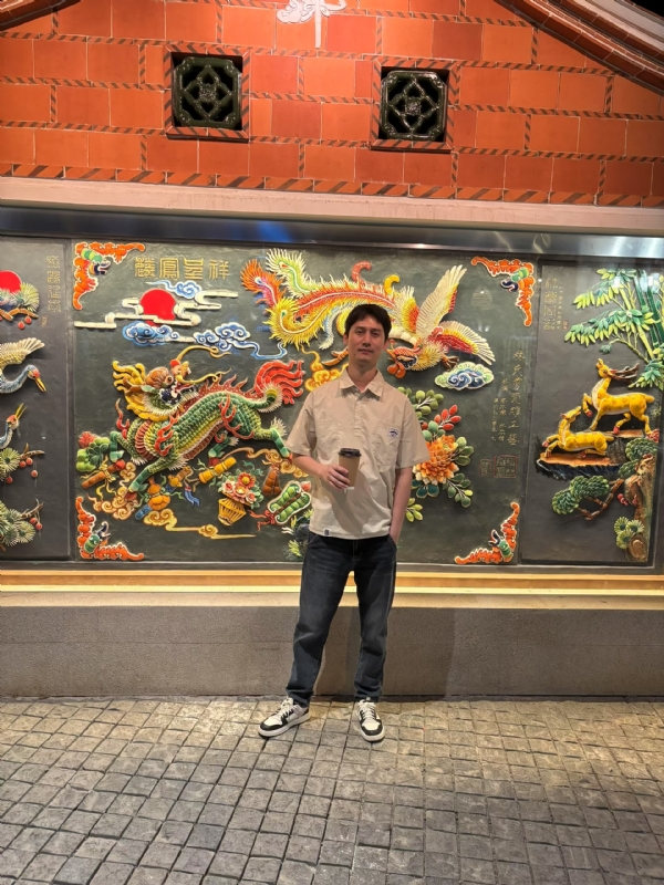 笙箫何的第一张照片--福建闪婚服务中心